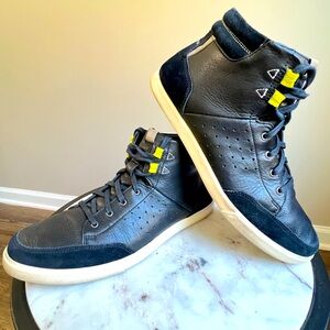 Cole Haan Crosscut Hightop. Mens 10M